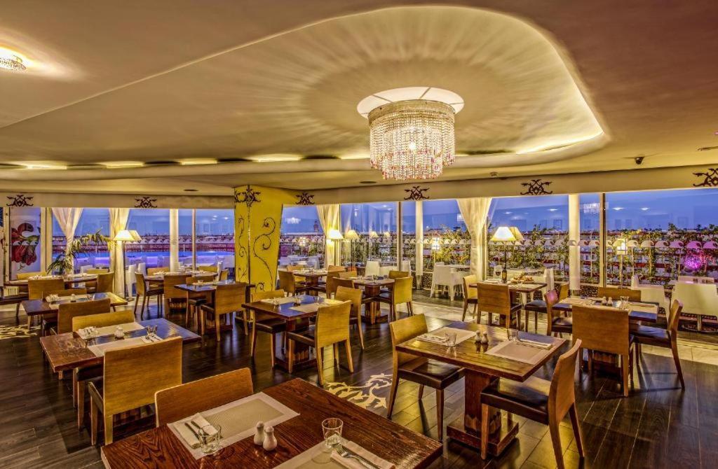 La Renaissance Hotel Marrakech มาร์ราเกช ภายนอก รูปภาพ